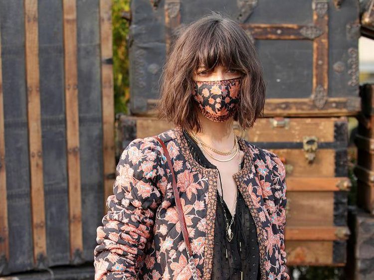 8 Aksi Model Bermasker di New York Fashion Week