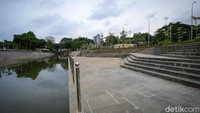 Kini, masjid terbesar di Asia Tenggara itu pun tengah bersolek menjadi semakin cantik. 