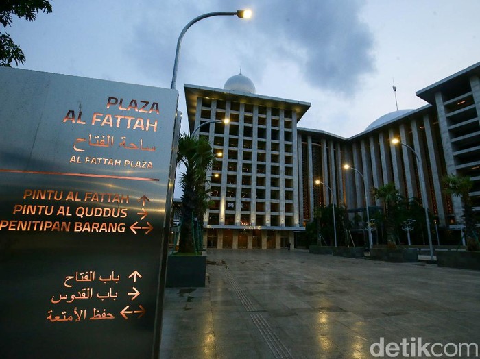 Inilah wajah teranyar Masjid Istiqlal, masjid terbesar di Asia Tenggara yang dapat menampung 200.000 jamaah usai di renovasi.