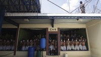 Lebih dari 50 orang tewas selama akhir pekan di El Salvador. Berdasarkan informasi dari intelijen pemerintah setempat, kasus pembunuhan itu diduga berasal dari perintah para geng yang ada di dalam penjara.  