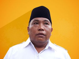 Giliran Arief Poyuono Mejeng di Baliho, Tapi Tak Pakai Baju!