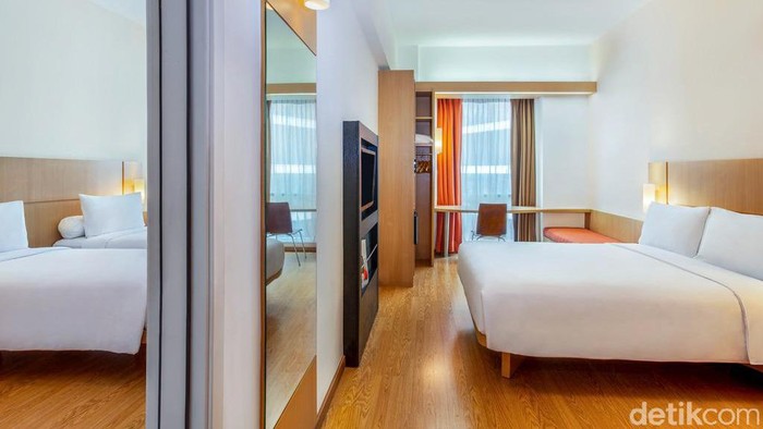 Liburan #newnormal di Kawasan Terpadu Trans Studio Bandung juga dapat dinikmati dengan STAY and PLAY di ibis Bandung Trans Studio dan bermain seharian di Trans Studio Bandung dengan harga mulai dari Rp.435.000 net untuk weekday dan Rp. 495.000 untuk weekend harga tersebut berlaku sampai dengan 27 September 2020 yang termasuk dengan menginap 1 malam di kamar ibis Bandung Trans Studio, sarapan pagi untuk 2 pax dan 2 tiket Trans Studio Bandung dan 1 VIP access Trans Studio Bandung!