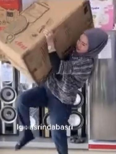 instagram Asrinda Basri yang bekerja tak kenal lelah