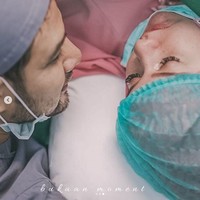 Irish Bella melahirkan bayinya pada Jumat (18/9/2020). Alhamdu Lillahi Robbil Alamin. Terima kasih atas doa doa teman teman semua, operasi berjalan dengan lancar.. Anak kami sudah lahir jam 5:34 pagi, dengan berat 3,4kg dan panjang 48cm, tulisnya. Sebelumnya Irish mengatakan jadwal persalinannya ini dipercepat karena kondisi luka operasi caesar yang sebelumnya dia jalani semakin menipis dan akan bahaya kalau persalinan ditunggu seperti jadwal awal. Foto: Instagram @_irishbella_