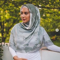 Irish Bella pertamakali mengumumkan kehamilannya melalui channel YouTubenya Aish TV. Dia tampil bersama sang suami, Ammar Zoni. Irish memberitahu Ammar bahwa dirinya hamil melalui game whisper challenge, yang mereka mainkan. Kamu akan jadi ayah, ujar artis yang akrab disapa Ibel itu. Foto: Instagram @_irishbella_