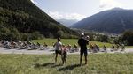 Melihat Pebalap Tour de France Melahap Trek Pegunungan