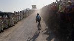 Melihat Pebalap Tour de France Melahap Trek Pegunungan