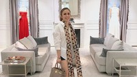 Pernyataan ini ramai dibicarakan netizen, terutama penggemar Geisha. Di sisi lain, Ofis selaku manajer Geisha membantah pernyataan itu. Ia mengatakan pihaknya telah memberi tahu lebih dulu perihal kehadiran Regina sebagai vokalis Geisha. Status Momo juga tidak dikeluarkan. Foto: Instagram therealmomogeisha