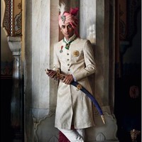 Pemilik gelar Maharaja Sawai Padmanabh Singh dari Jaipur tersebut merupakan keturunan ke-303 dari kerajaan Jaipur. Jaipur merupakan sebuah kota di Rajasthan yang terkenal akan arsitektur menawannya. Padmanabh sendiri sudah menjadi raja sejak 2011 setelah kematian kakeknya. Foto: Instagram @pachojaipur