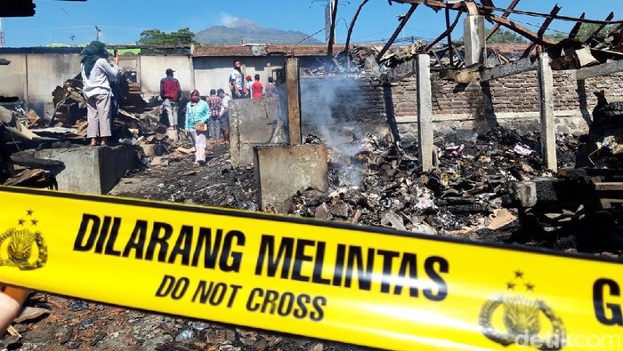 Kebakaran melanda pasar tradisional Cepogo, Kecamatan Cepogo, Boyolali, Jumat (19/9/2020).