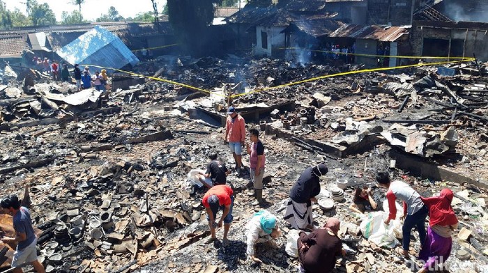 Pasar Cepogo Boyolali Terbakar Kebakaran melanda pasar tradisional Cepogo, Kecamatan Cepogo, Boyolali, Jumat (19/9/2020).