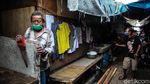 13 Pedagang Kena Corona, Pasar Kalimati Disemprot Disinfektan