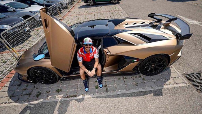 Lamborghini meminjamkan Pecco Aventador selama MotoGP Emilia Romagna