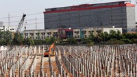 Tiang pancang sudah terpasang di proyek pembangunan depo LRT Jabodebek.
