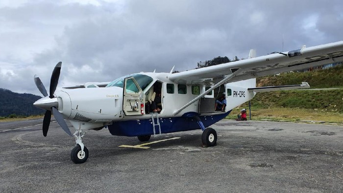 Pesawat Dabi Air sempat ditembaki kelompok kriminal bersenjata (KKB) di Bandara Bilorai Intan Jaya (dok Polda Papua)