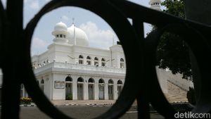 PSBB Total, Masjid Al-Azhar Tidak Gelar Salat Jumat