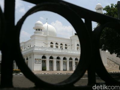 PSBB Total, Masjid Al-Azhar Tidak Gelar Salat Jumat
