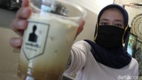 Pranjani mengungkapkan, konsep kedai kopi yang didirikan bersama dua temannya itu tidak hanya menerima dan menjual kopi saja, tapi juga membuka konsultasi hukum gratis kepada masyarakat dan penanganan perkaranya bekerjasama dengan Biro Bantuan Hukum Fakultas Hukum Unpas, Lembaga Advokasi Anak dan Kantor Hukum Fajar Perjuangan Business Law.