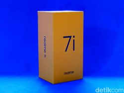 Unboxing Realme 7i, Ponsel Rp 3 Jutaan Punya Mode Cinema