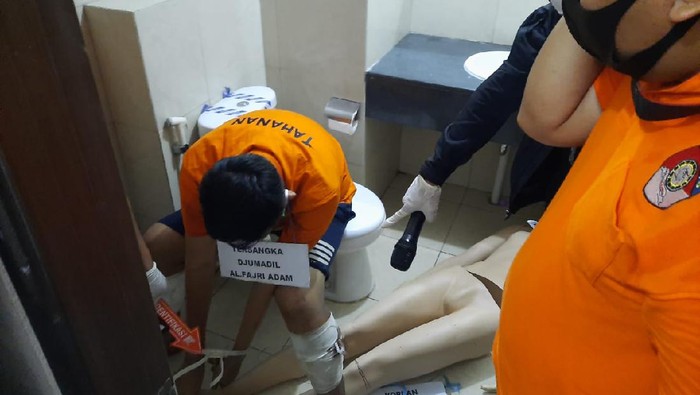 Rekonstruksi kasus mutilasi Rinaldi Harley Wismanu