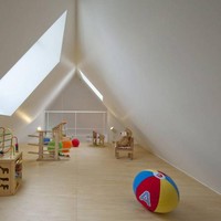 Rumah ini memiliki dapur, ruang keluarga, kamar mandi, serta kamar tidur. Untuk sebuah rumah yang terbilang tidak luas, rumah ini cukup lengkap. Foto: Mizuishi Architects Atelier