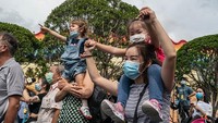 Diketahui sebelumnya Hong Kong menghadapi gelombang ketiga Corona beberapa pekan lalu. Tes massal pun dilakukan guna menanggulangi penyebaran virus Corona tersebut.
