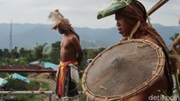 Tarian ini butuh keberanian dan kedewasaan karena dilakukan satu lawan satu. 