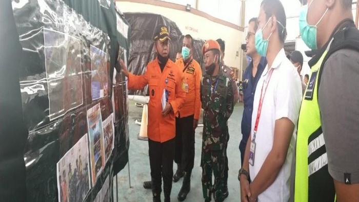 Tim SAR gabungan mencari helikopter yang hilang kontak di Papua.