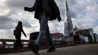 Menurut Kantor Statistik Nasional (ONS), jumlah orang yang tidak lagi menerima gaji turun 36.000 pada Agustus dari Juli. Sekarang menjadi 695 ribu orang. Dan Kitwood/Getty Images  