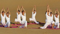 Yoga dilakukan untuk menambah kebugaran tubuh.  