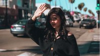 Febby Rastanty belakangan menjadi perbincangan lantaran perbedaan agama yang dianut orangtuanya. Foto: Instagram