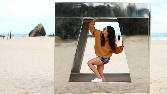 Instalasi Seni Percantik Pantai Currumbin Australia Diadakan setiap tahun di Pantai Currumbin, Swell Sculpture Festival sudah memasuki tahun ke-18 dan kini berlangsung lagi untuk tahun 2020 di tengah pandemi.