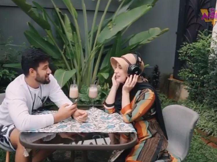 Irish Bella dan Ammar Zoni Romantis Saat Kulineran