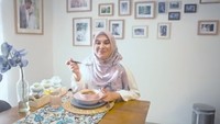 Selain ngidam, selama masa kehamilan Irish Bella juga punya keinginan untuk terus makan. Nah, kalau yang satu ini adalah momen Irish Bella kala meningkat semangkuk sup. Foto: Instagram @_irishbella