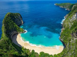 Pegiat Pariwisata Keluhkan Larangan Berenang di Nusa Penida