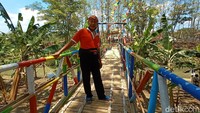 Awalnya lahan seluas 3.200 di objek wisata adalah lahan kosong milik warga setempat. Namun pada akhirnya dibuat menjadi destinasi wisata.