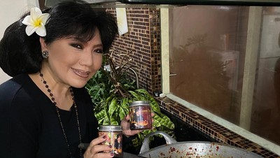 Foto: Bisnis Nekat Anne Avantie, Desainer yang Kini Jualan Sambal