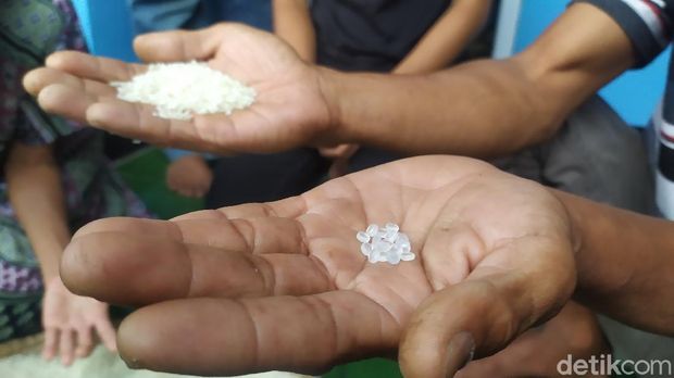 Beras bansos bercampur plastik di cianjur