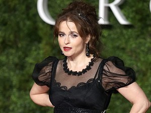 Bintang The Crown Ingin Telanjang Hadiri Emmy Awards 2020