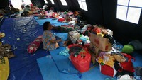Akibat kebakaran tak kurang dari 200 jiwa kehilangan tempat tinggal.