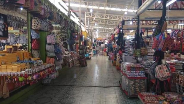 Pasar populer di Phuket.