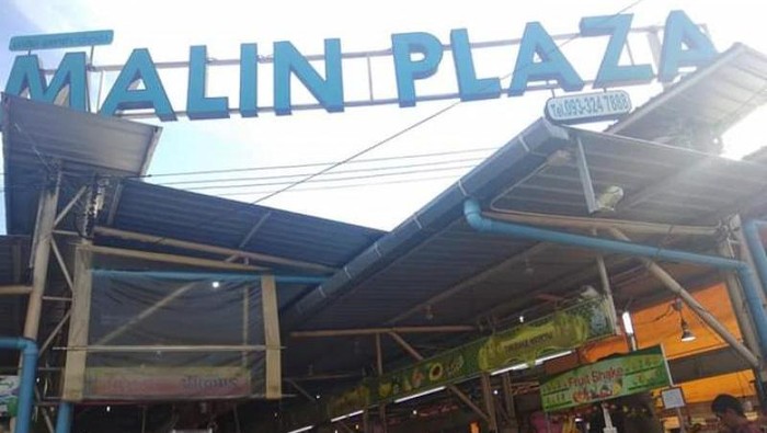 Pasar populer di Phuket.
