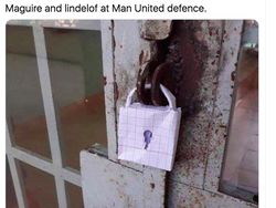 Meme Lawak David de Gea dan Para Bek MU