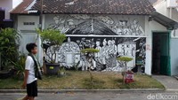 Tema mural beraneka ragam mulai dari COVID-19 hingga isu politik.