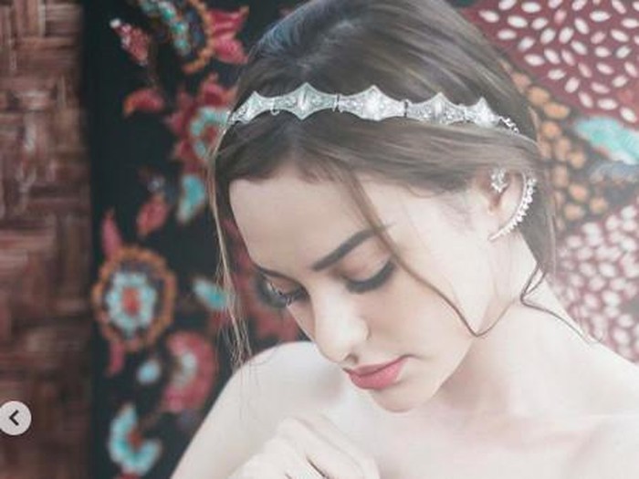 cantiknya nora alexandra