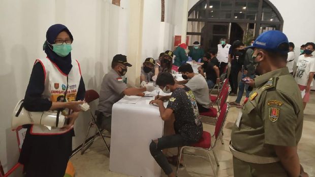 Operasi protokol kesehatan virus Corona di Kota Semarang, Sabtu (19/9/2020).