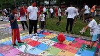 Kegiatan yang digelar Komite Permainan Rakyat dan Olahraga Tradisional Indonesia (KPOTI) Medan tersebut guna melestarikan permainan tradisional serta mengurangi ketergantungan anak dengan gawai. 