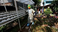 DIsamping itu, mereka juga melakukan kampanye mengedukasi pada masyarakat untuk memilah sampah plastik guna mewujudkan bumi yang bersih dan sehat. Foto: dok. Pemkot Jakbar