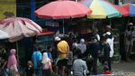 Potret Warga Berkerumun di Pasar Ikan Hias Jatinegara saat PSBB