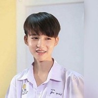 Sebelum memenangkan kontes kecantikan transgender itu, Rinrada sudah merambah dunia modelling dan akting. Dia membintangi serial televisi Lovesick: The Series pada 2015. Penampilannya saat itu sudah cantik bak wanita meski dengan rambut yang pendek seperti pria. Foto: Dok. Instagram Rinrada Yoshi